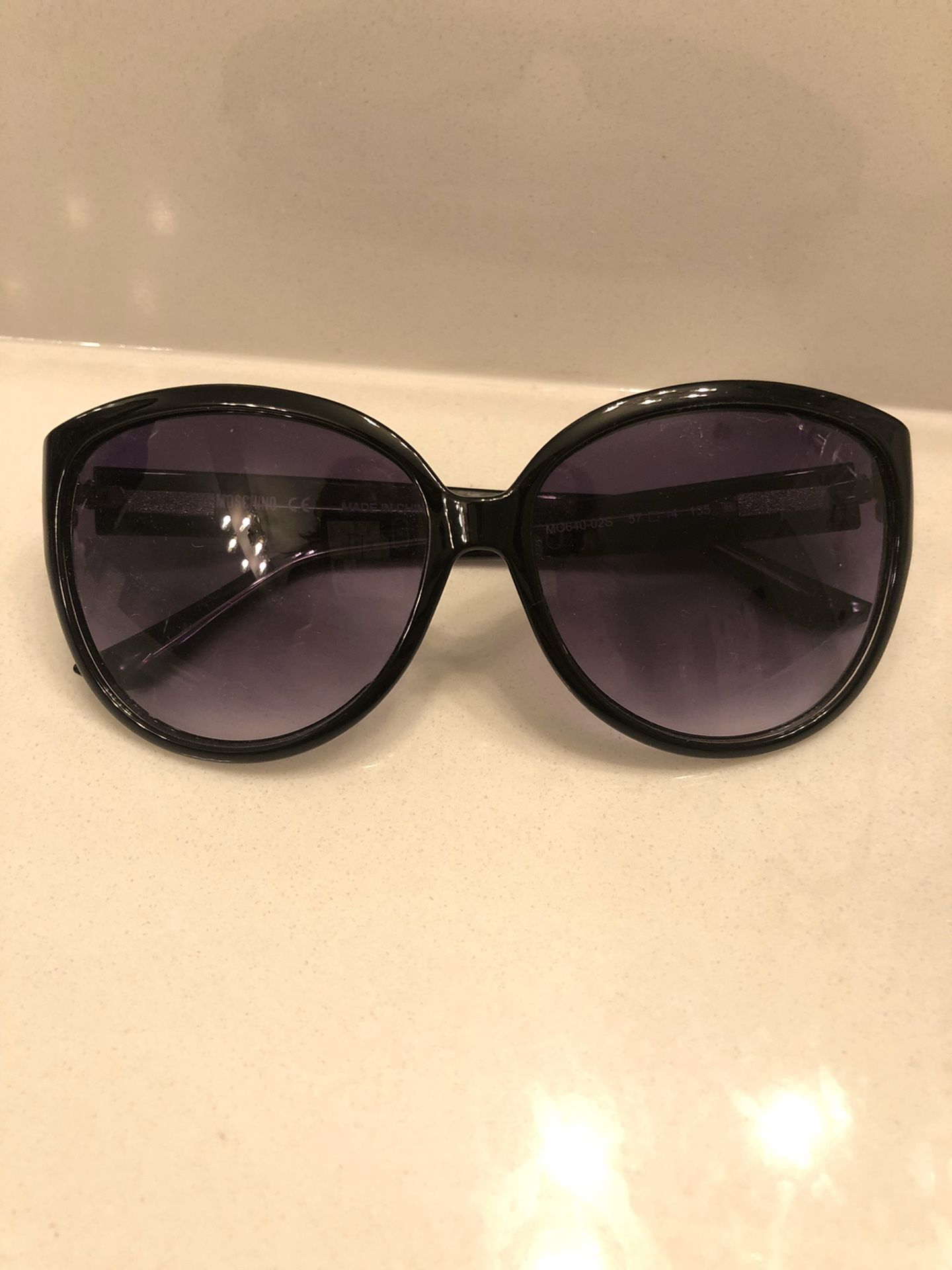 Moschino women sunglasses