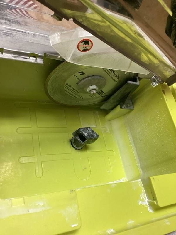 RYOBI 4.8 -Amps 7 in. Blade Corded Tabletop Wet Tile Saw u