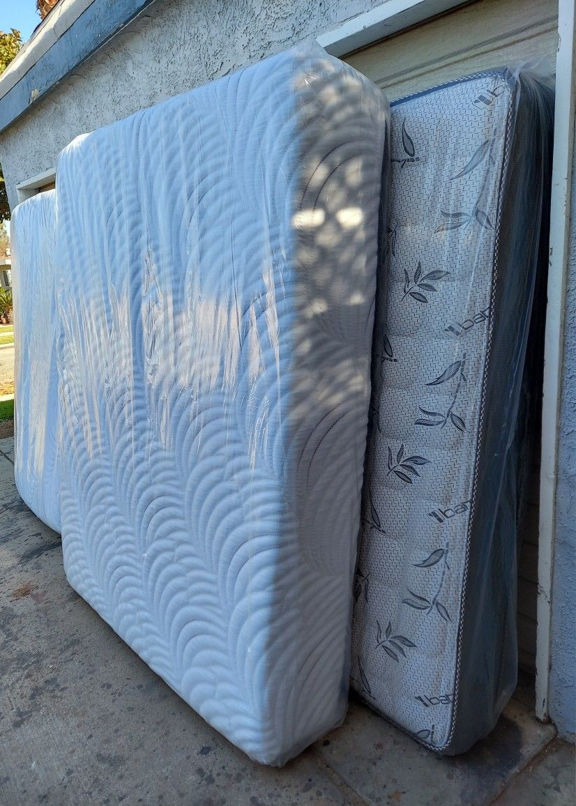 Mattresses 10" Brand New Queen Size Bed  Memory Foam Mattress Only || Colchon Queen de Esponja Memory Nuevo Colchones