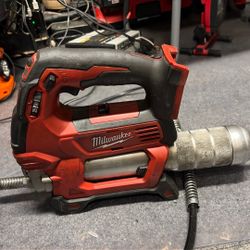 Milwaukee Grease Gun 18v 