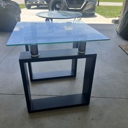 End Table/ Center/ Cocktail / Coffee Table 