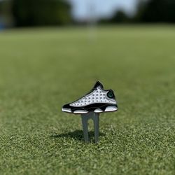 Jordan divot tool