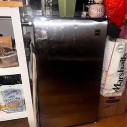 Used Mini Fridge 