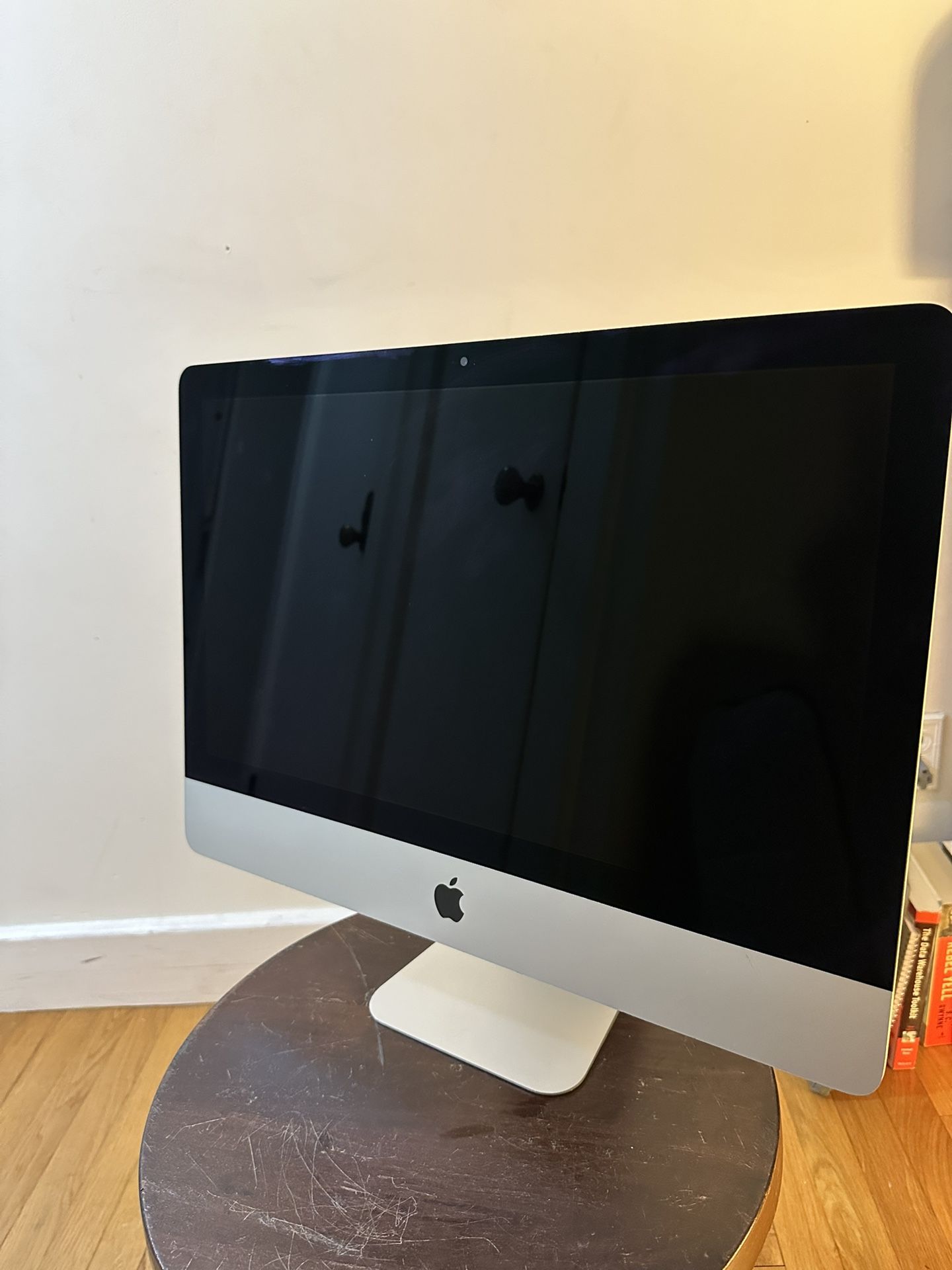 Refurbished A1418 iMac 21.5" 4K Retina Display w/ upgraded SSD, i5 CPU (Late 2015)