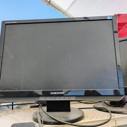 H NC MONITOR Monitors In Great Condition Works Great 24 In