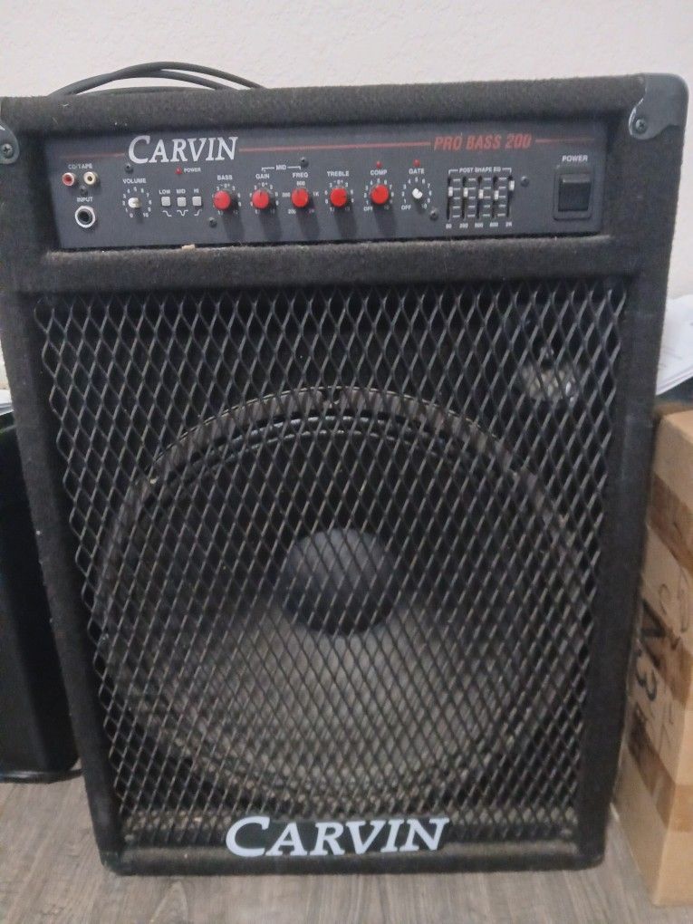 Carvin Bass Amp 24x17x12"
