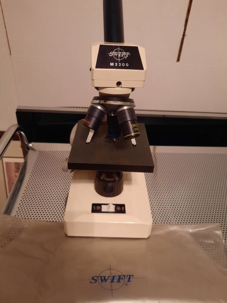 Microscope