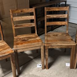 Four dining chairs 🪑