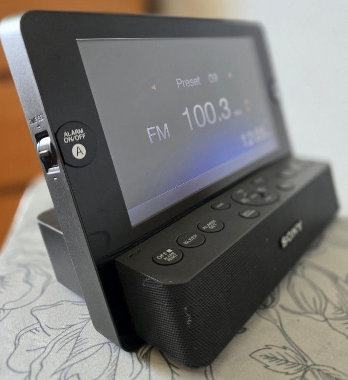 Used Sony ICF-CL75iP Radio