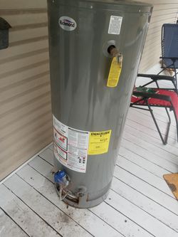 Natural gas hot water tank