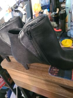Low cut boots