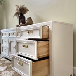 Thomasville Dresser/Dresser/White Dresser/Credenza/Buffet/Sideboard/Coastal/Beach/Console Table/TV Stand