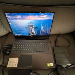 Dell Inspiron 7591 2in1 15.6 inch i7-10510U 4K Display TOUCHSCREEN with STYLUS 32Gb RAM 512Gb Storage Capacity with Accessories