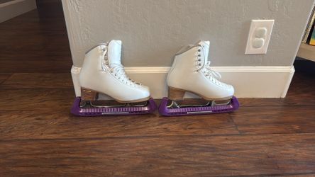 Jackson Elle size 5w with blade guards