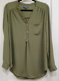 Mod Cloth Medium Womens Olive Green Roll Tab Sleeve Tunic Button Down V Neck