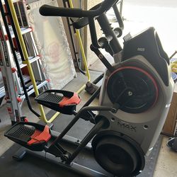 Very nice elliptical! Comes with mats!