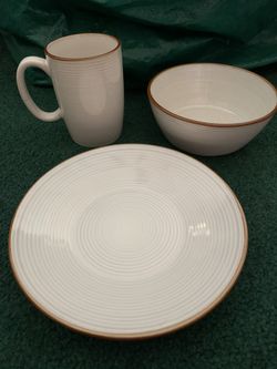 Dining plate set
