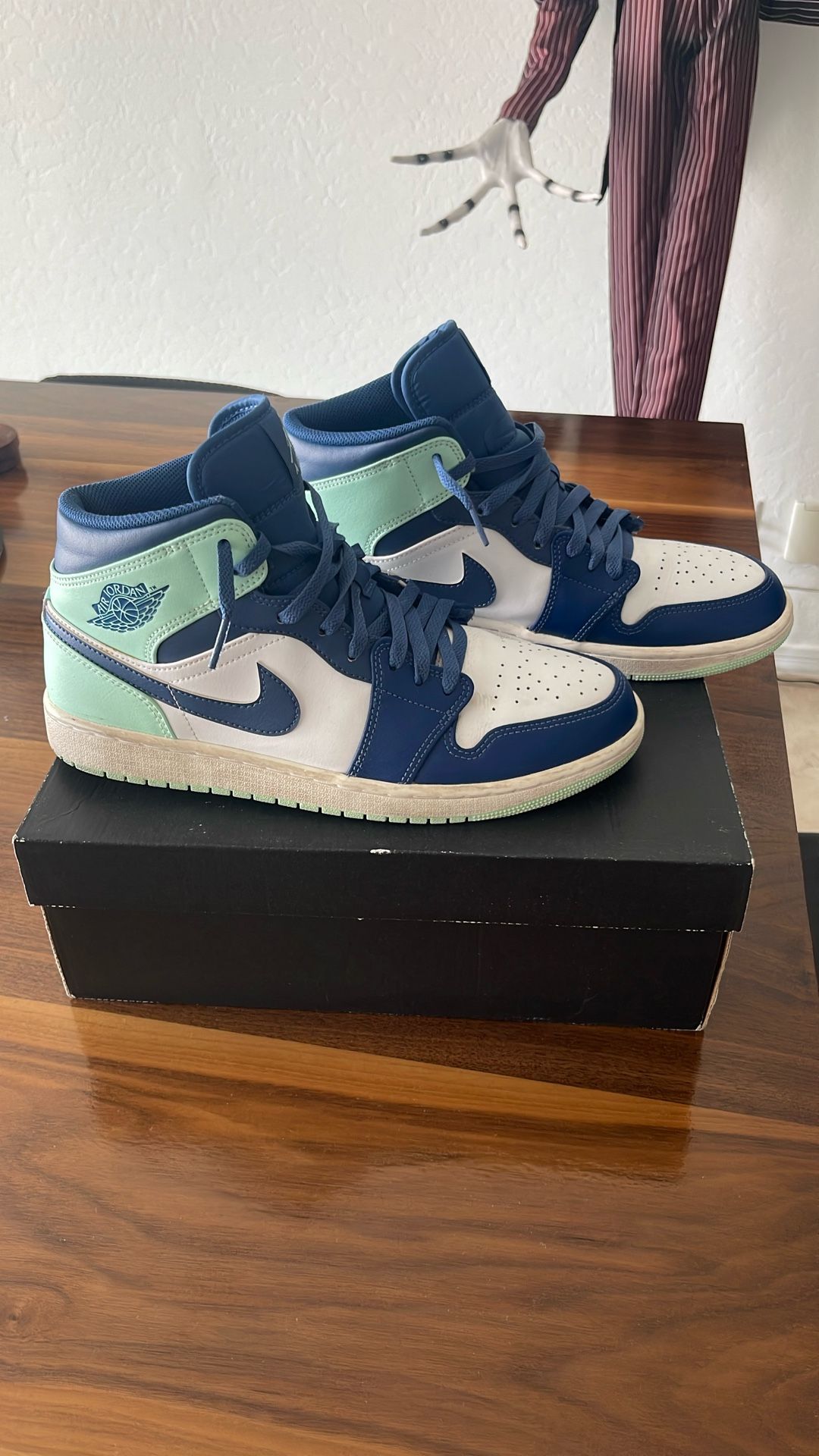 Air Jordan 1 Mid ‘Blue Mint’ Size 10.5