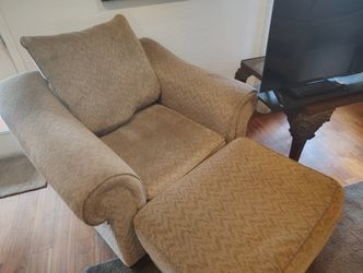 CHAIR  / OTTOMAN $150