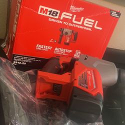 Milwaukee 1” SDS PLUS ROTARY HAMMER 