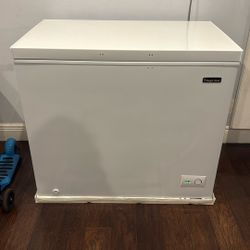Freezer 3.7 CU Ft 