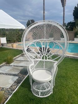 White peacock chair XL