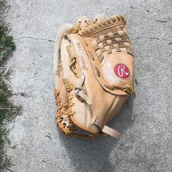 Rawlings Lefty Softball Glove