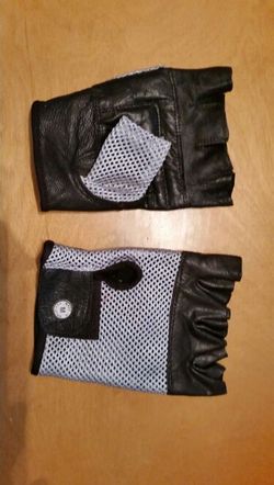 Exercise gloves