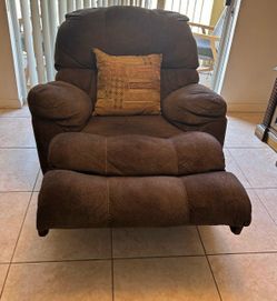 2 Recliners for free