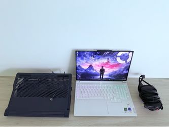 Lenovo Legion 7i (RTX 4070, 32 GB DDR5 RAM, 1 TB SSD, i9-14900HX, 1440P 240 Hz) BUNDLE