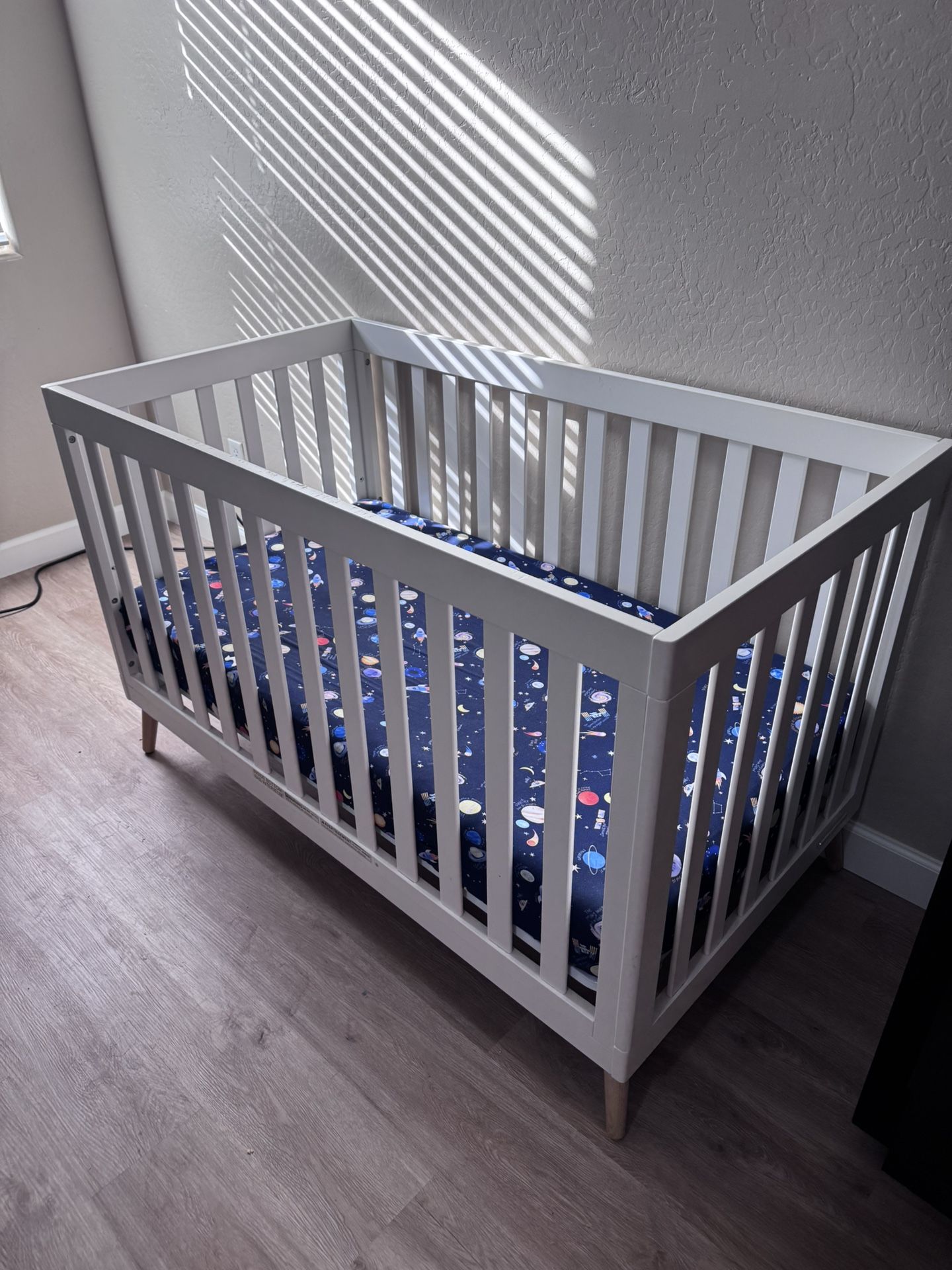 Crib with Mattress