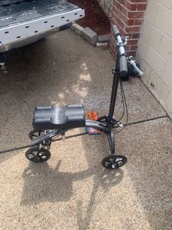 Knee scooter