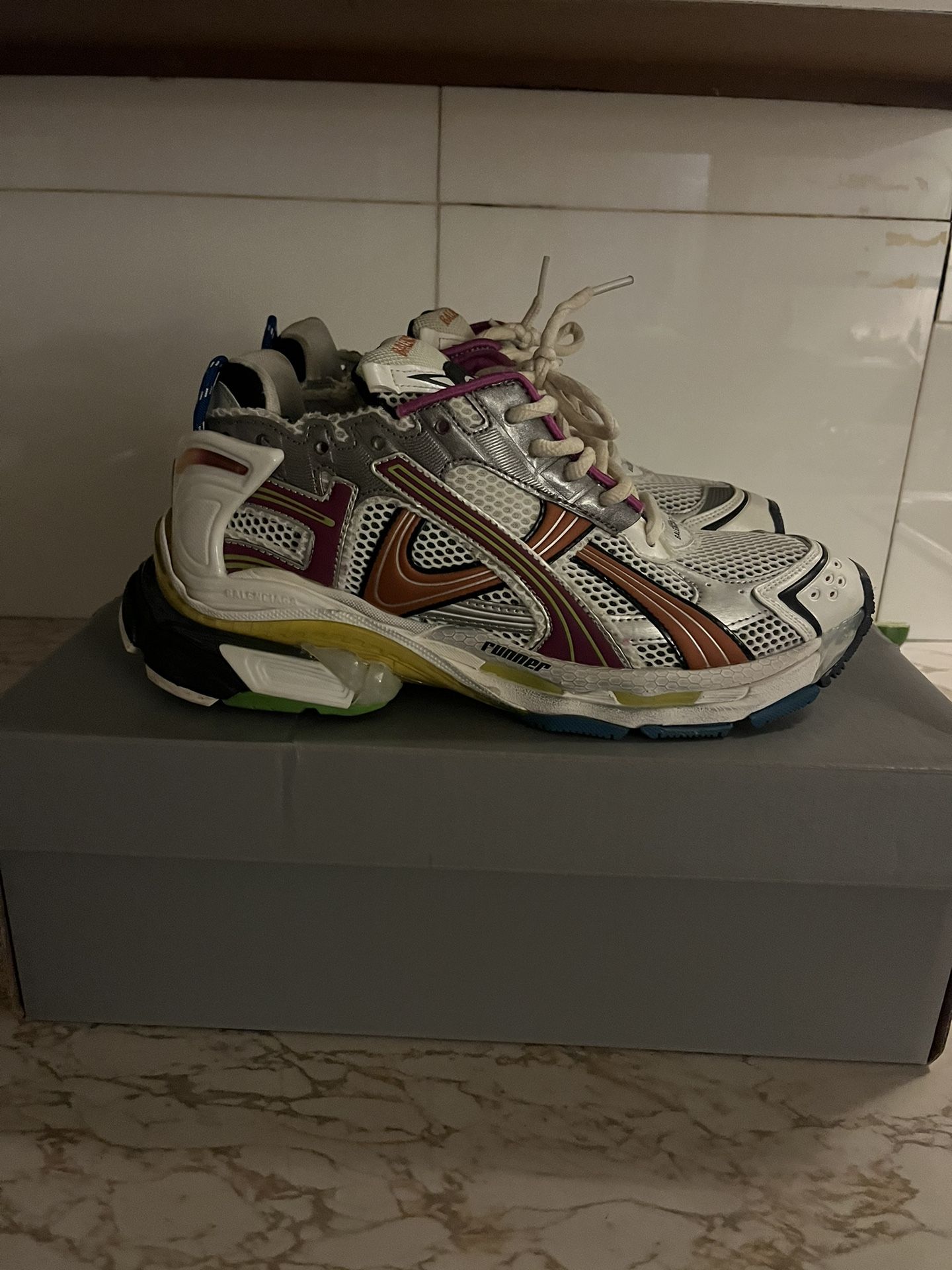 balenciaga runners mutli color
