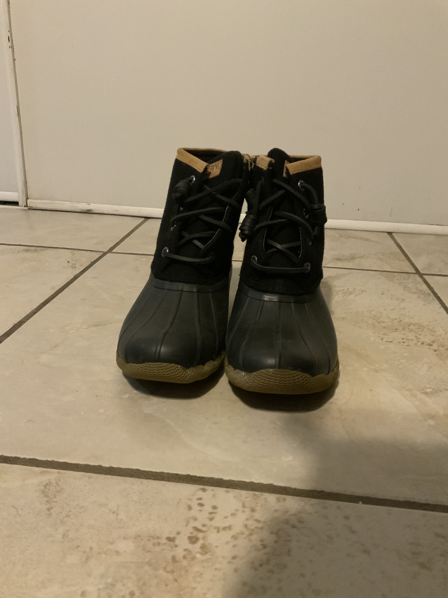 Sperry Women’s Snow Boots Size 6