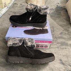 WOMENS BOOTS, SIZE 10, BLK, FUR TRIM, ZIPPER ON BOTH SIDES, Warm Inside