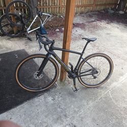 SPECIALIZED DIVERGE FACT CARBON 9R