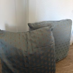 Decorative Pillows 