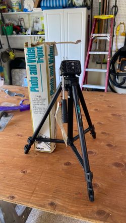 Dakar tripod