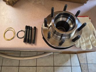 Ford Super Duty Front wheel hub and bearing