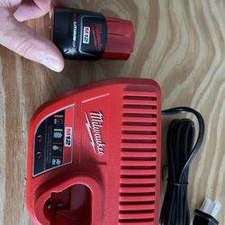 Milwaukee M12 2.0 Battery And Charger. 