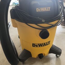 Vacuum- Wet/Dry . Dewalt 