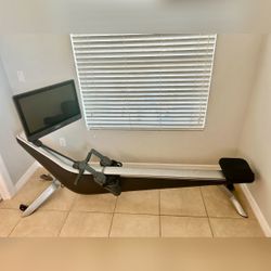 Hydrow Rower, Magnetic Resistance, Built-in Display - Like New - 2022 - Clermont, FL