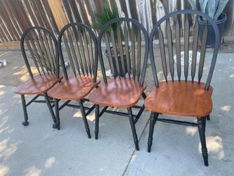 Beautiful Dining Room table with 4 chairs