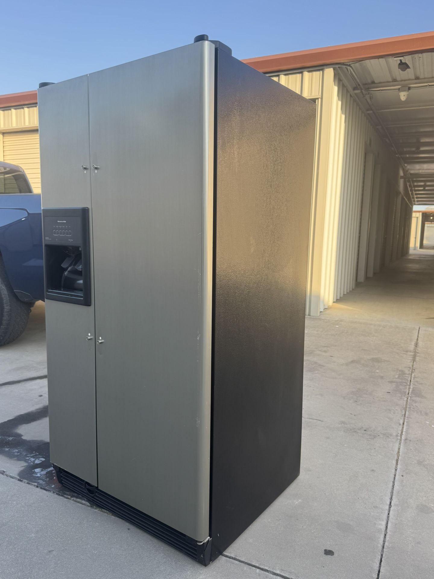 Refrigerator