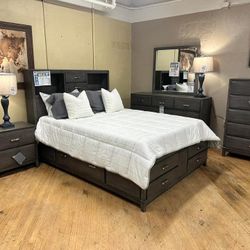 Full Size Solid Wood Storage Bedroom Set 