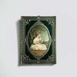 Vintage Frame Portrait Print ‘The Age Of Innocence’ in Oval on Ornate Gold Trim on Green Wood Plaque 