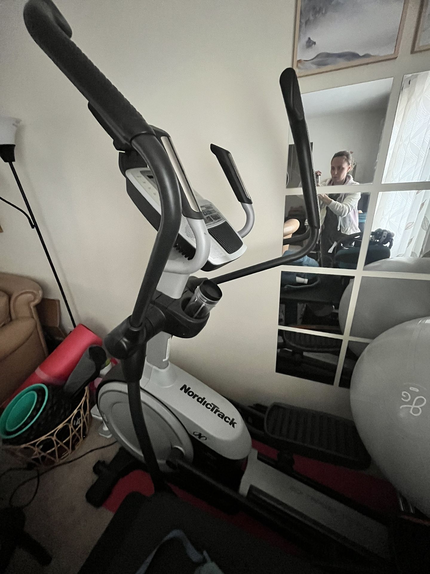 Free elliptical 