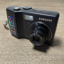 Samsung S730 7.2MP Digital Camera with Optical Zoom