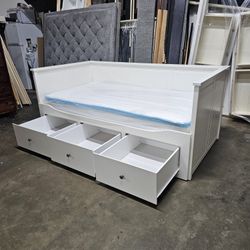 Twin Day Bed And Trundle 