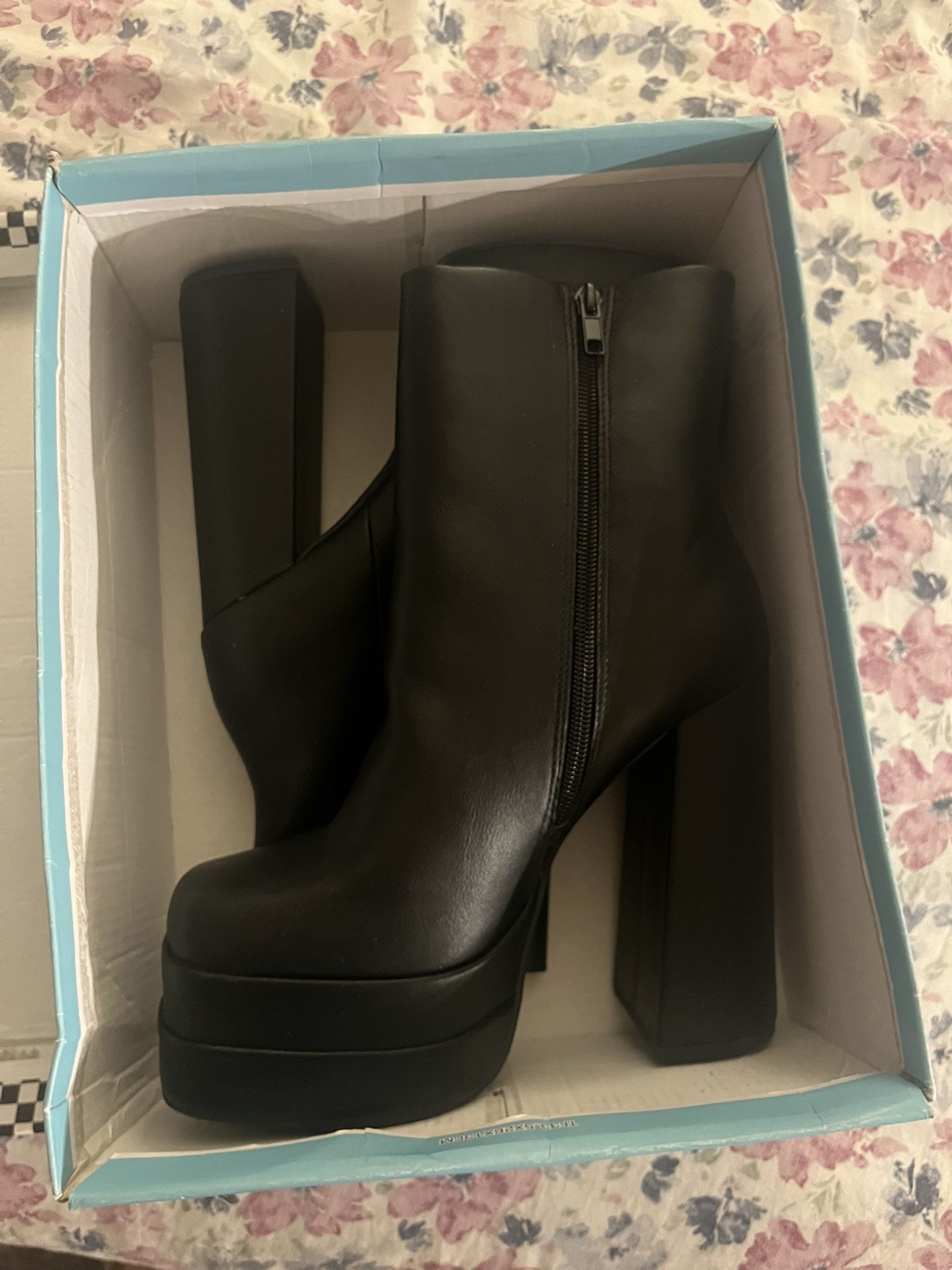 Double Platform Ankle Boots - Ferrero